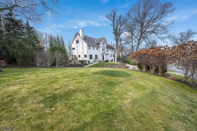 60 Fernwood Rd, Summit, NJ 07901 - #3