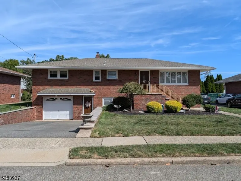 302 Lincoln Ave, Totowa, NJ 07512 - #1