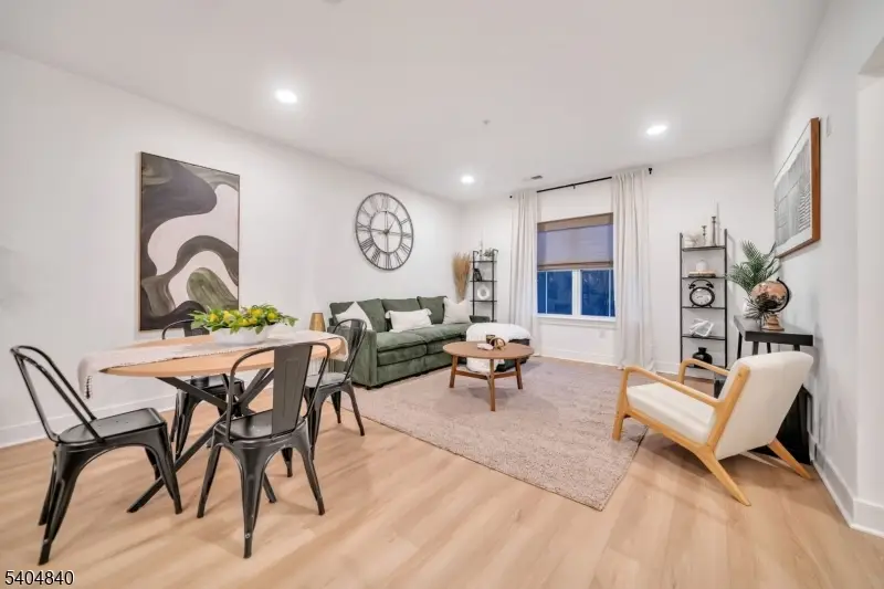 301 Encampment Ct, Towaco, NJ 07082 - Image #3