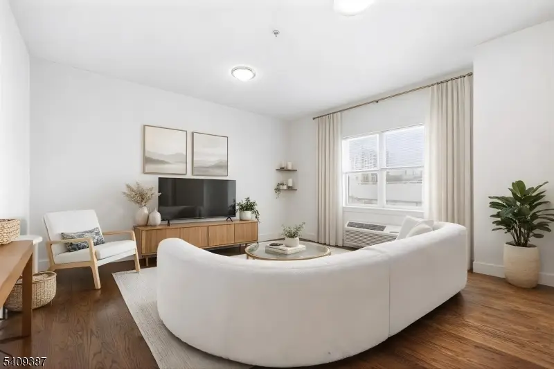 105-107 Broad Sst, Newark, NJ 07104 - Image #2