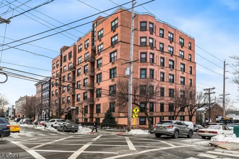 43 Van Wagenen Ave #2F, Jersey City, NJ 07306 - Image #2