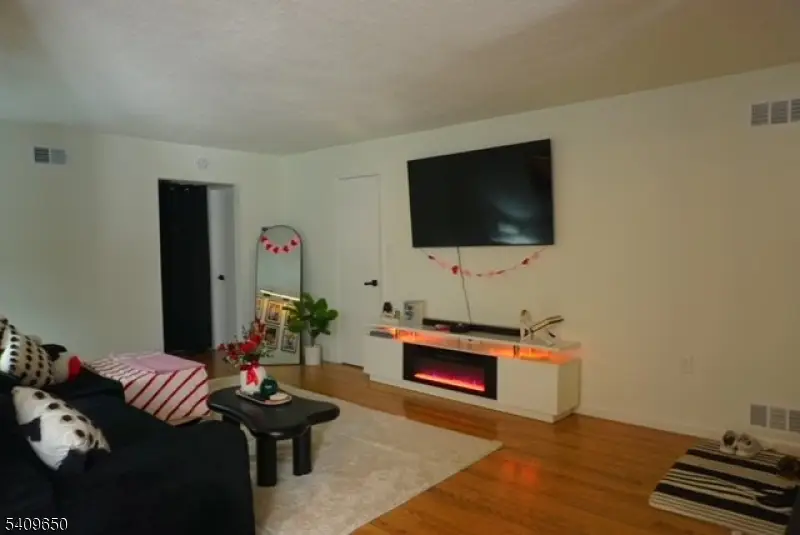 2007A Stonegate Ln, Stanhope, NJ 07874 - Image #3