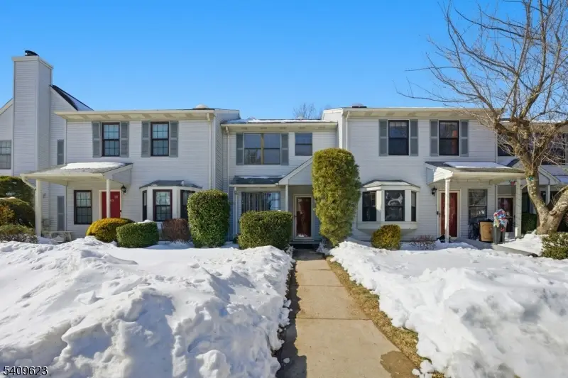 303 Maplecrest Rd, Edison, NJ 08820 - Image #2