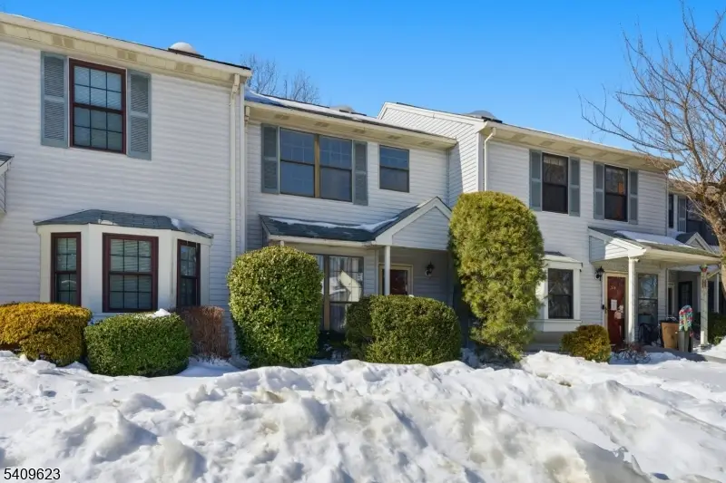 303 Maplecrest Rd, Edison, NJ 08820 - Image #3