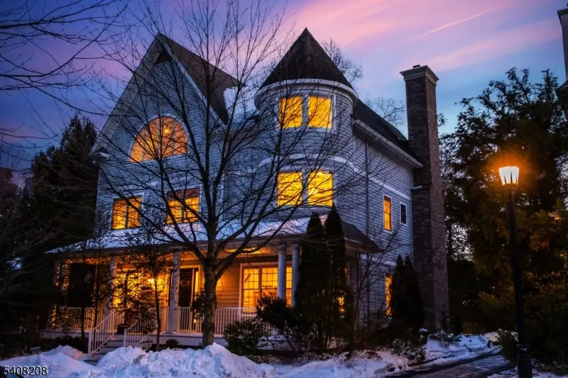 3 Christopher Ct, Montclair, NJ 07042 - #1