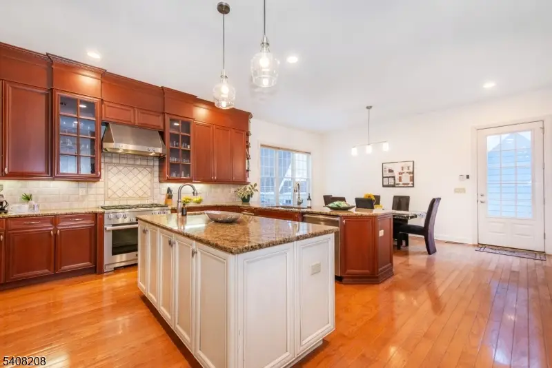 3 Christopher Ct, Montclair, NJ 07042 - #3