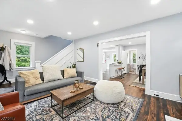 204 W Northfield Rd, Livingston Twp., NJ 07039