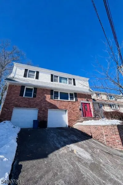 81 Lakeshore Dr, Prospect Park Boro, NJ 07508