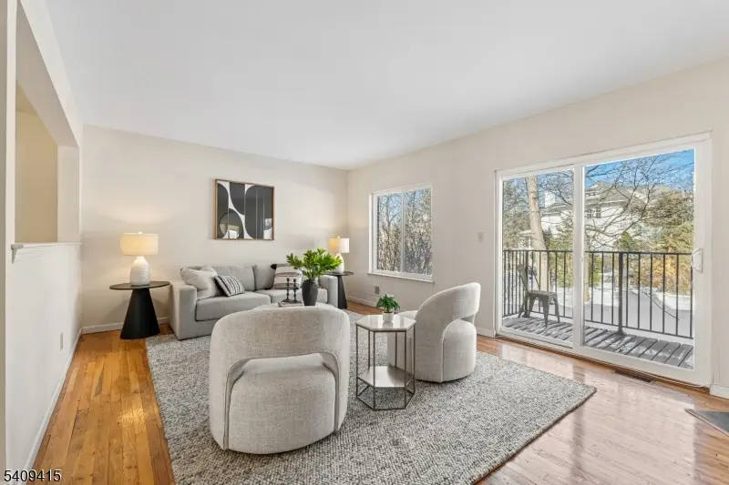 23 Mount Vernon Sq, Verona, NJ 07044 - Image #3