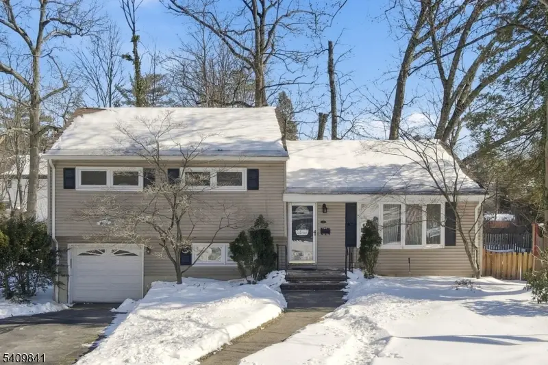 33 Kennedy Ter, Westwood, NJ 07675 - #1