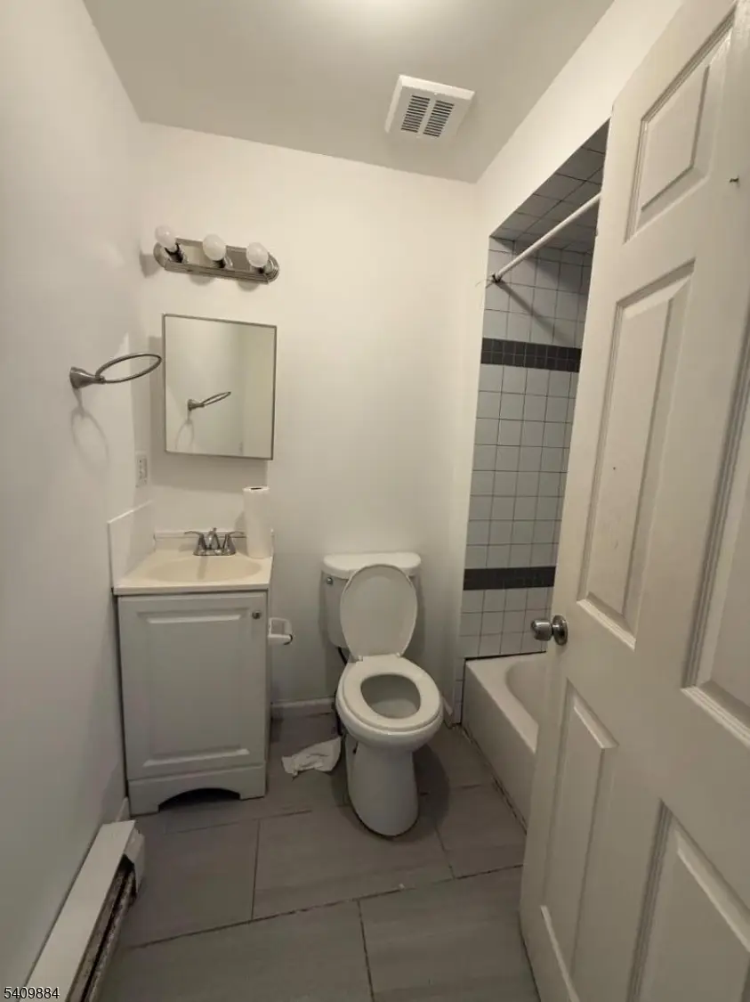 539 E Jersey St, Elizabeth, NJ 07206 - #3