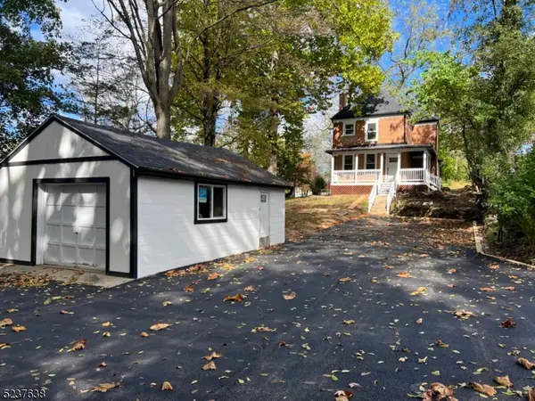 71 Wishing Well Rd, Hamburg Boro, NJ 07419