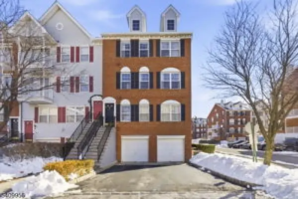 226 Matthews Dr, Newark City, NJ 07103