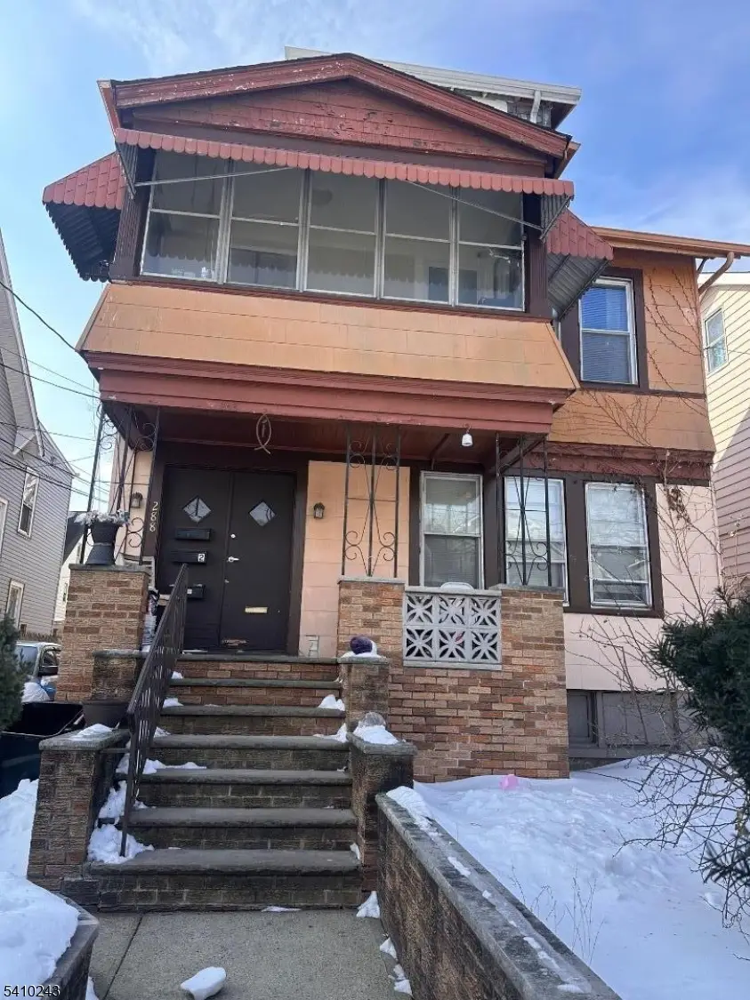 288 Pomona Ave, Newark, NJ 07112 - Image #1