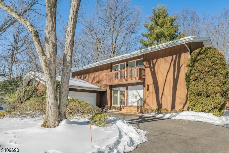 566 Faletti Way, River Vale, NJ 07675 - #3