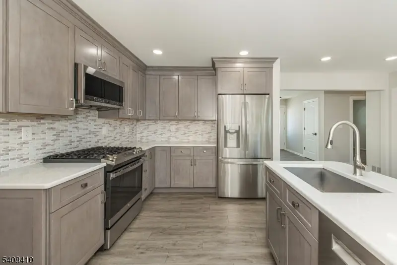 9 Robert Dr, East Hanover, NJ 07936 - Image #2