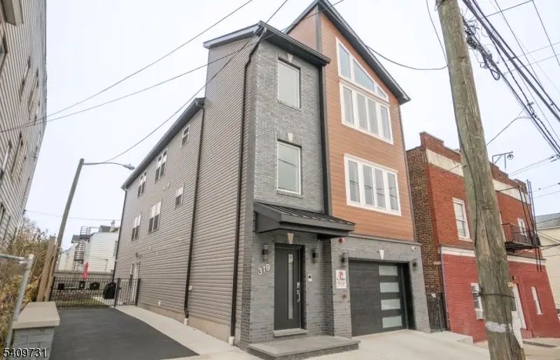 319 Renner Ave, Newark, NJ 07112 - Image #1