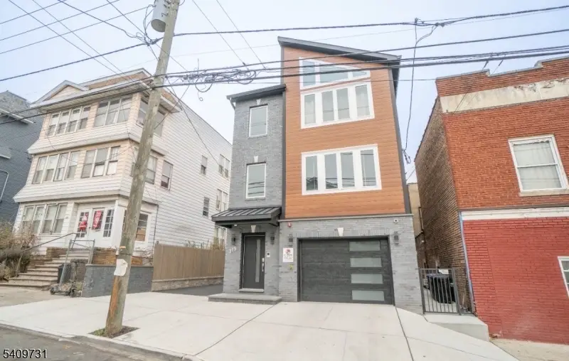 319 Renner Ave, Newark, NJ 07112 - Image #2