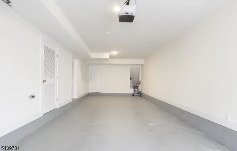 319 Renner Ave, Newark, NJ 07112 - Image #3