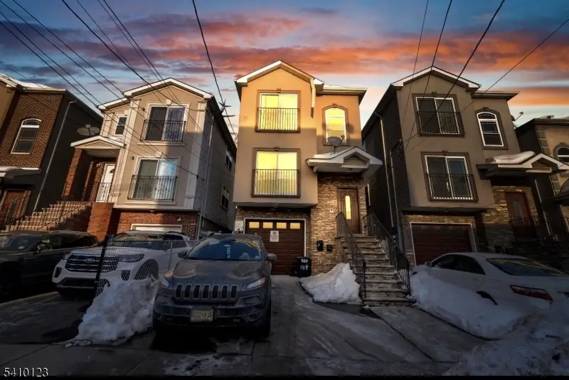 327 S Park St, Elizabethport, NJ 07206 - #2