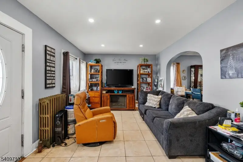 280 8th Ave, Paterson, NJ 07514 - #3