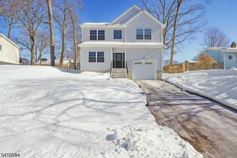 127 W End Ave, Hopatcong, NJ 07843 - Image #2