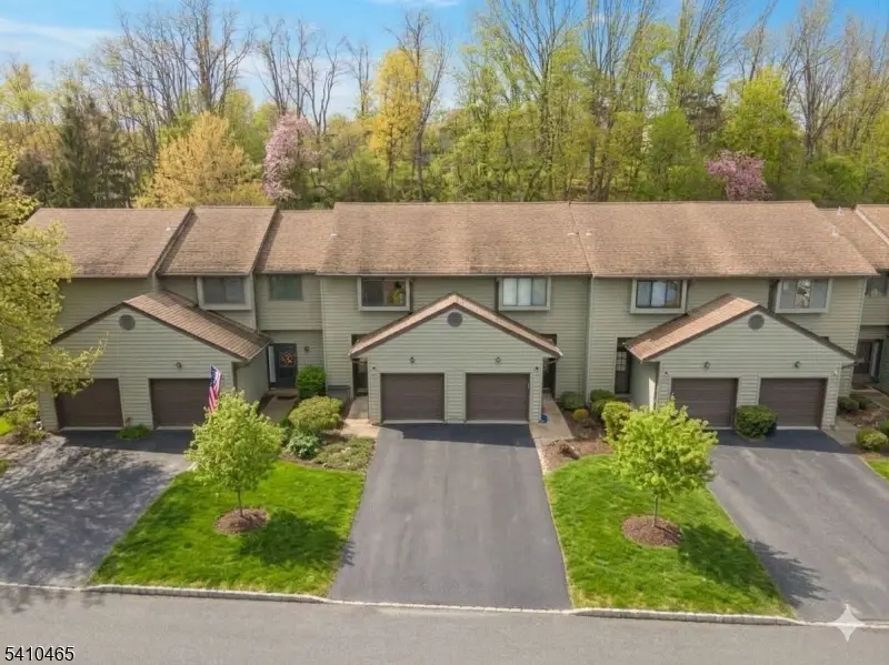 39 Oriole Ter, Hampton, NJ 07860 - #1