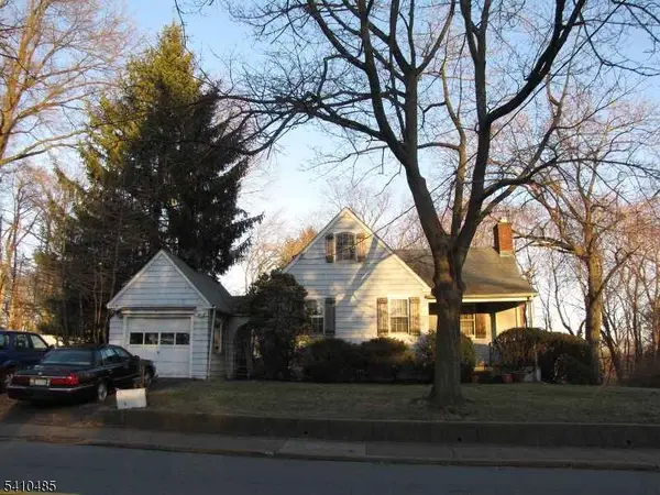 86 Ruckman Rd, Hillsdale Boro, NJ 07642