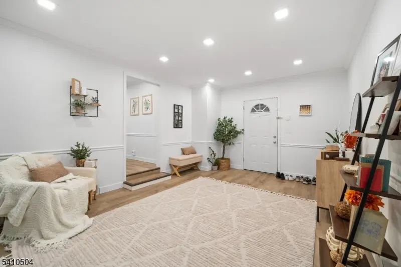 27 Garrabrant Rd, Clifton, NJ 07013 - Image #2