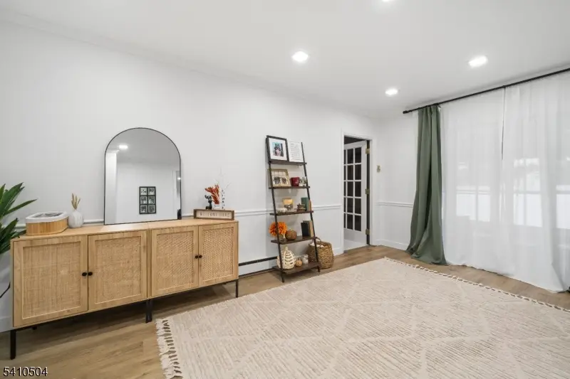 27 Garrabrant Rd, Clifton, NJ 07013 - Image #3