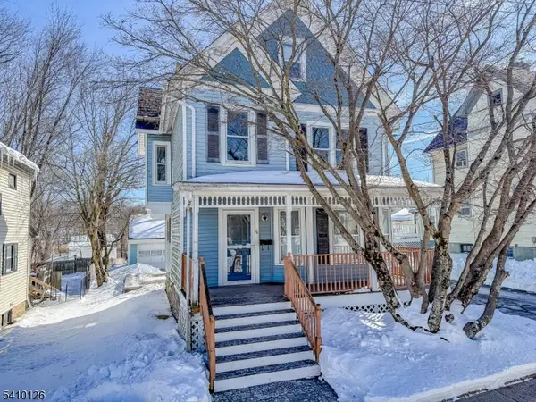 24 Townsend St, Newton Town, NJ 07860