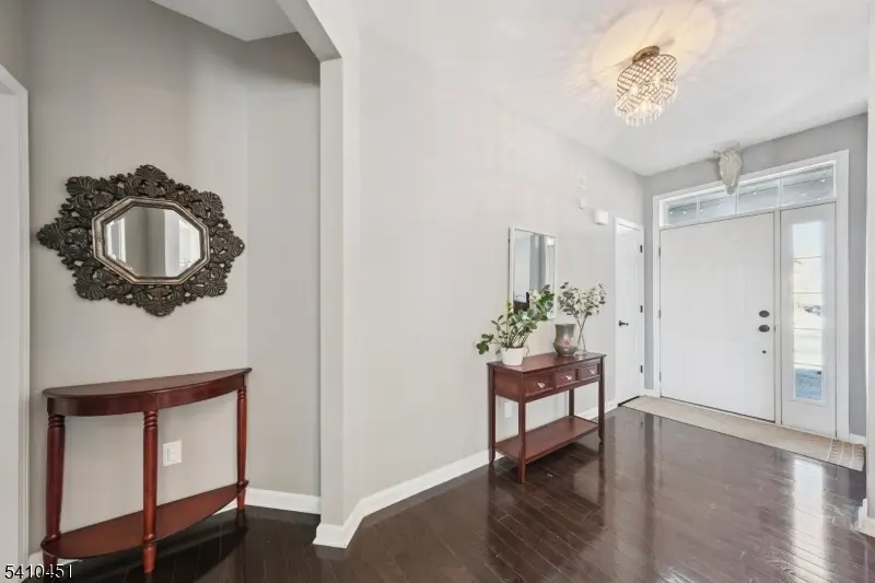 8 Patton Ct, Manalapan Township, NJ 07726 - Image #3