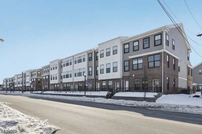 379 Main St, Singac, NJ 07424 - Image #1