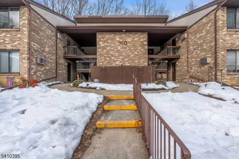 160 Cross Slope Ct #J, Manalapan Township, NJ 07726 - Image #1