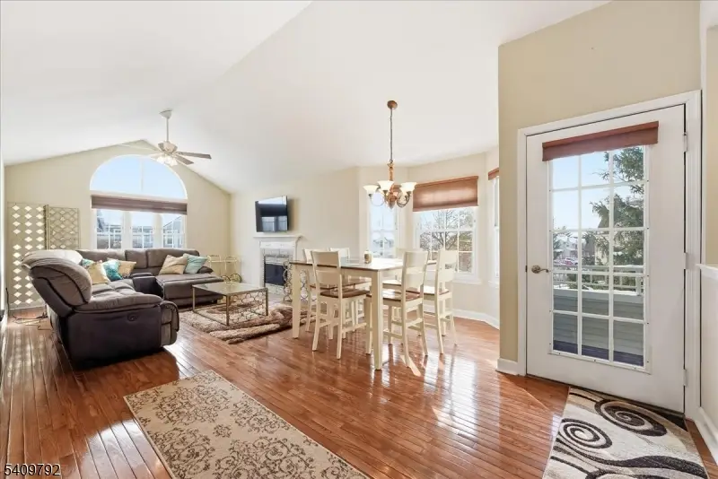 402 Porter Way, Bradley Gardens, NJ 08807 - #1