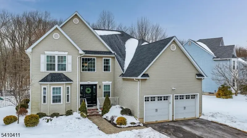 49 Clydesdale Rd, Scotch Plains, NJ 07076 - #1