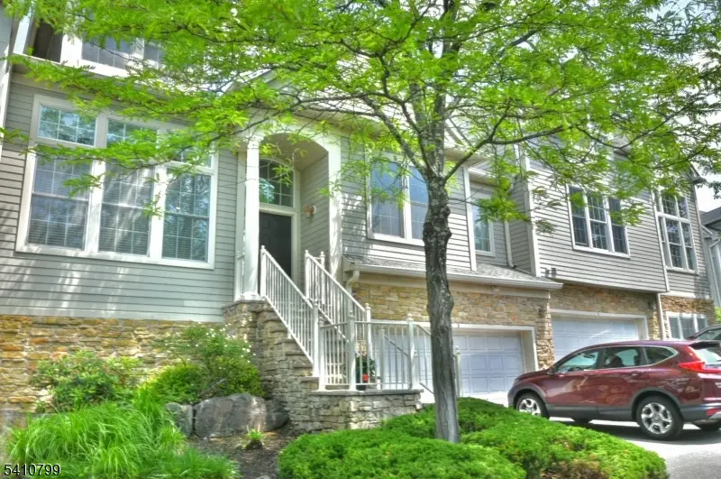 3 Skyview Dr, North Haledon, NJ 07508 - Image #2