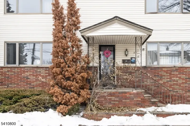 713 Dennis Pl, Linden, NJ 07036 - Image #3