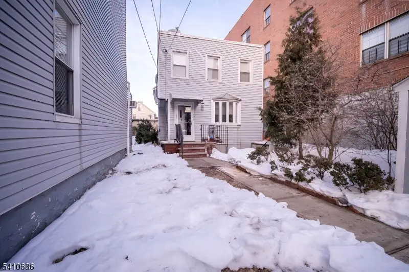 520 26th St, Union City, NJ 07087 - #1