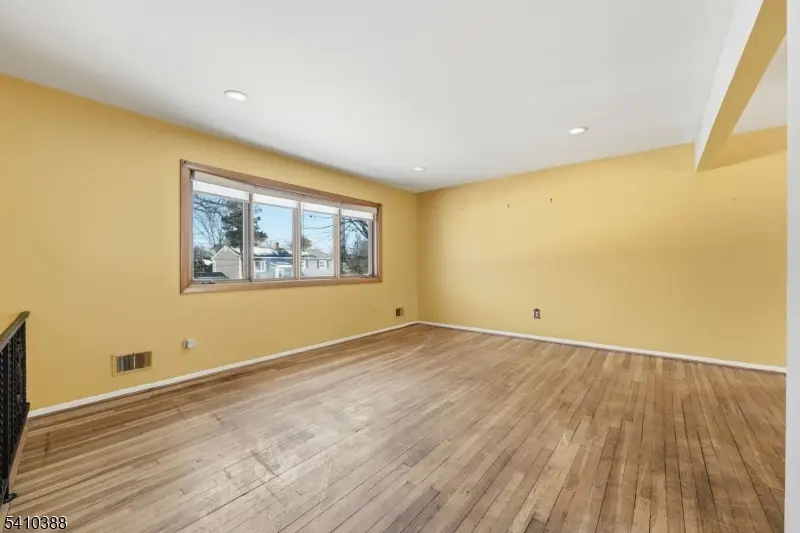 9 Atlantic Rd, Franklin Township, NJ 08873 - #3