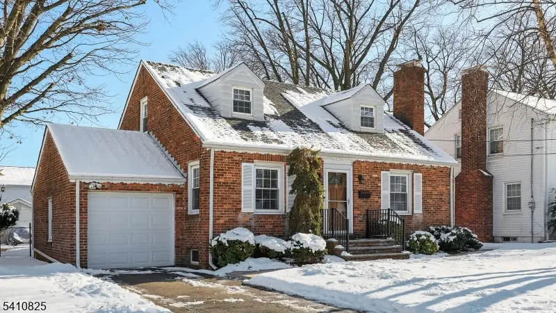 393 Huntington Rd, Union, NJ 07083 - #1