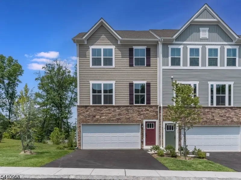 31 Force Dr, Budd Lake, NJ 07828 - #1