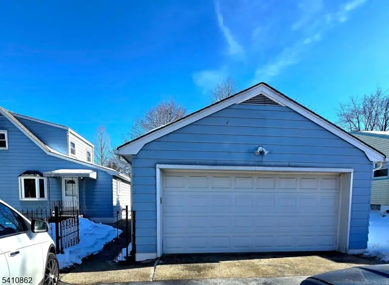 111 Central St, Manville, NJ 08835 - #1