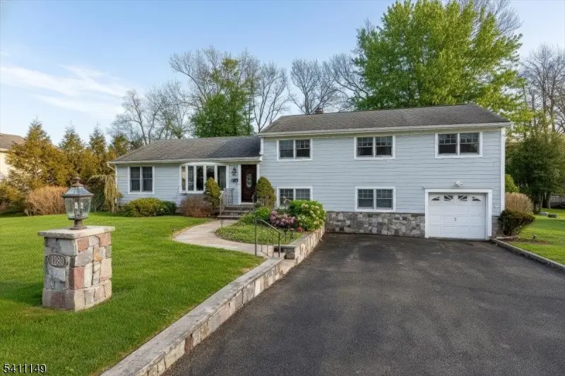 1280 White Oak Rd, Scotch Plains, NJ 07076 - #1