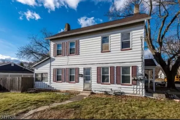 5 Park Sq, Lopatcong Twp., NJ 08865