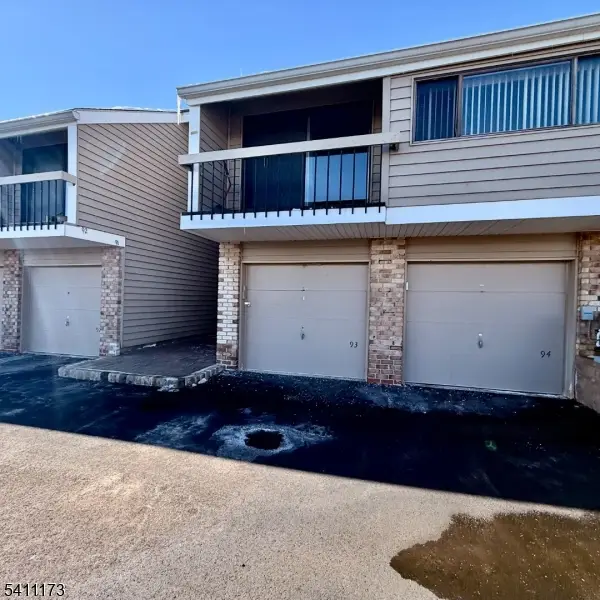 93 Overlook Dr, Union, NJ 08809 - #3