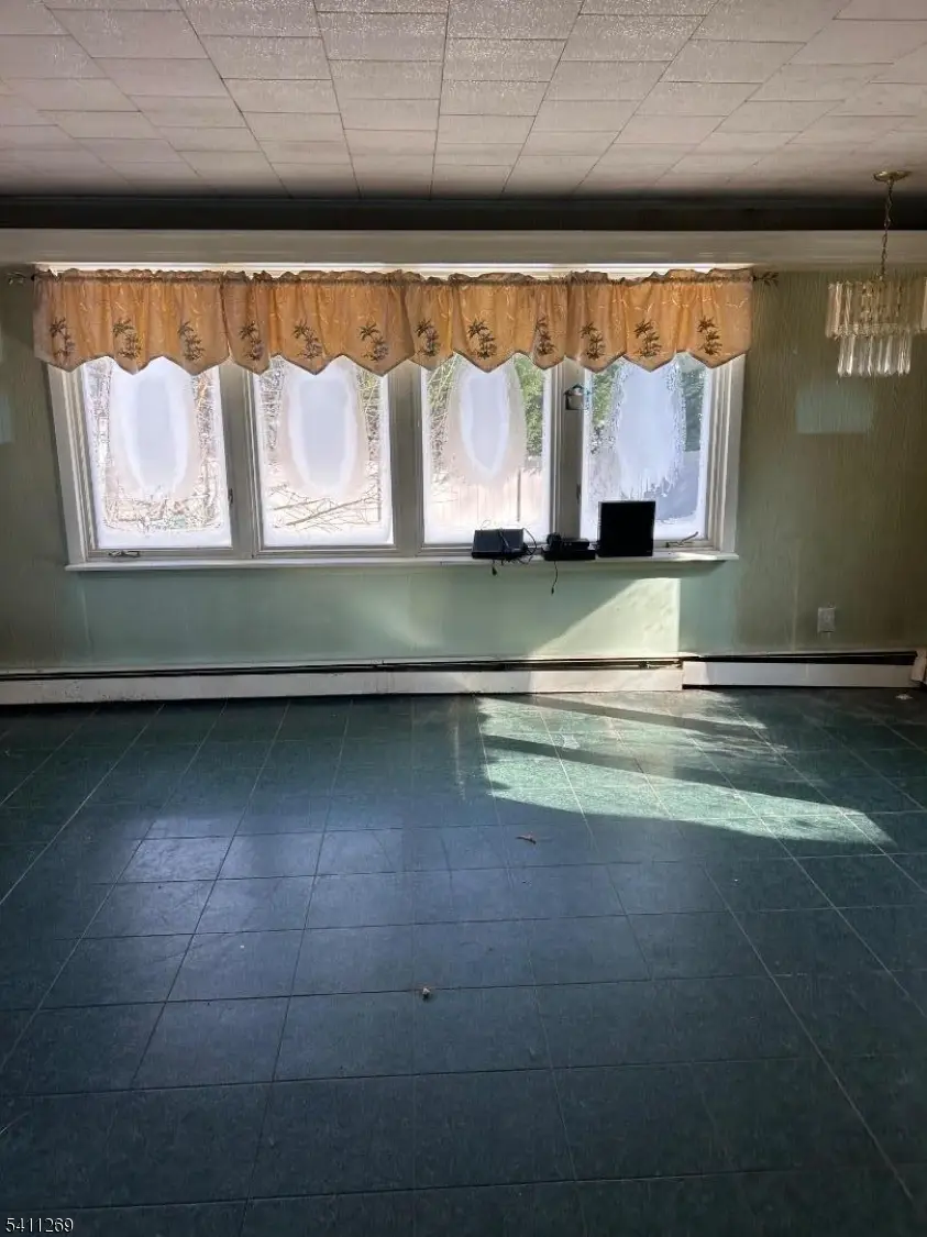 64 William St, Clark, NJ 07066 - #3