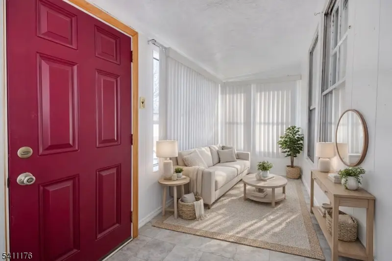 215 Victory St, Roselle, NJ 07203 - #3