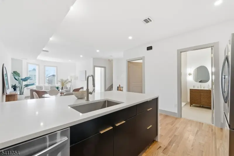 221 Clerk St, Jersey City, NJ 07305 - #3