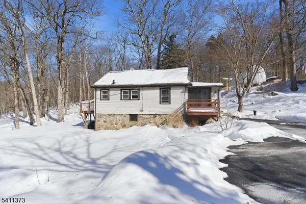 34 Isabelle Ave, Hopatcong Boro, NJ 07821